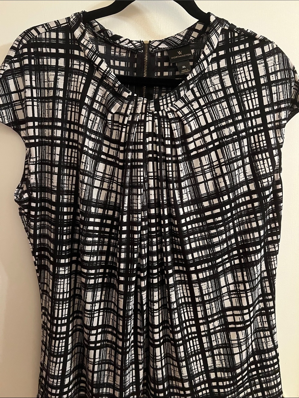 Worthington Black & White Grid Pleated Short Sleeve Blouse